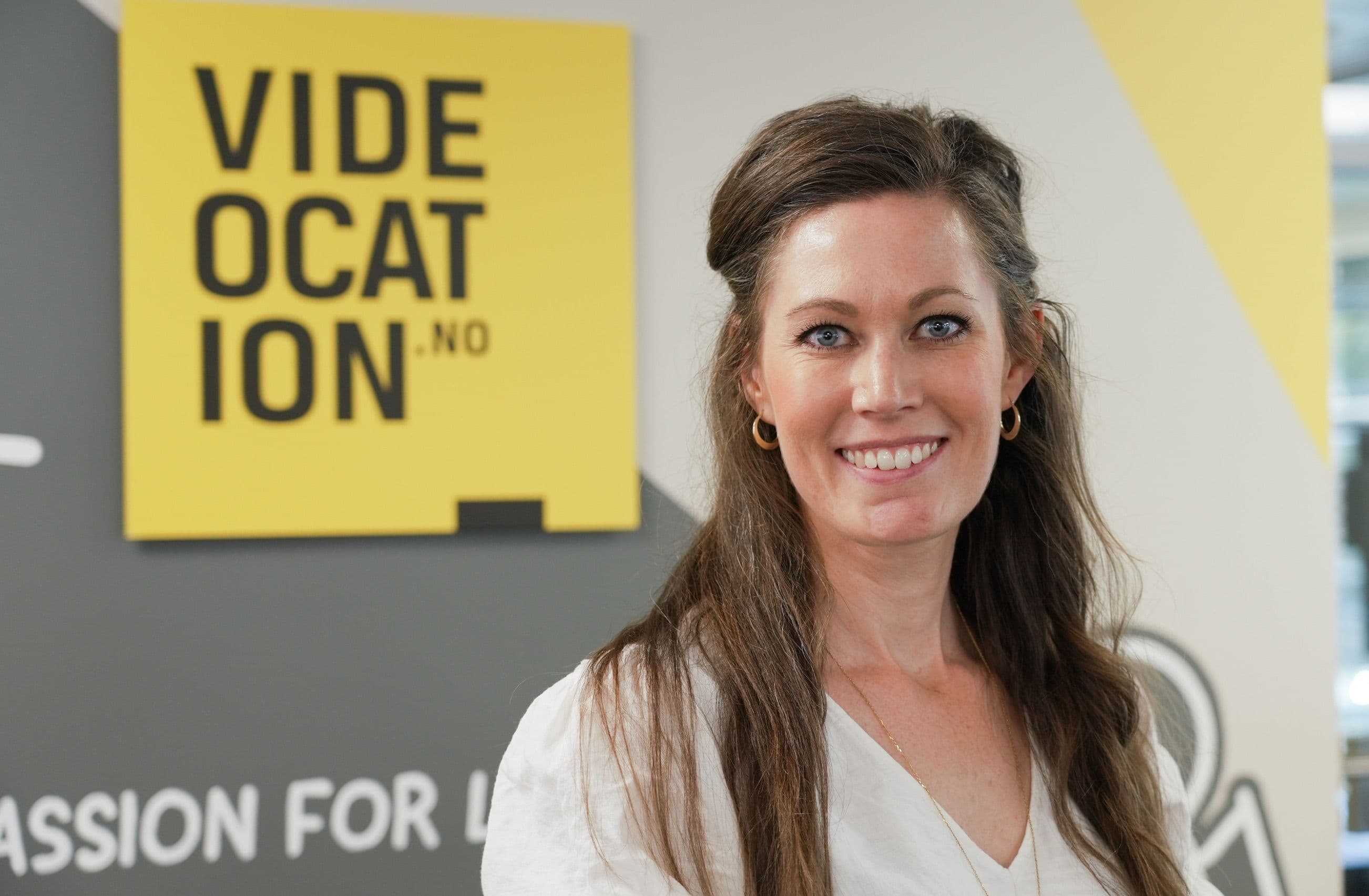 FORNØYD: -Tilbakemeldingene fra de ansatte er veldig gode. Med Videocation har vi tilgang til et stort antall kurs med mange dyktige eksperter, sier Marianne Wille Syvertsen i Opinion. Foto: Opinion.